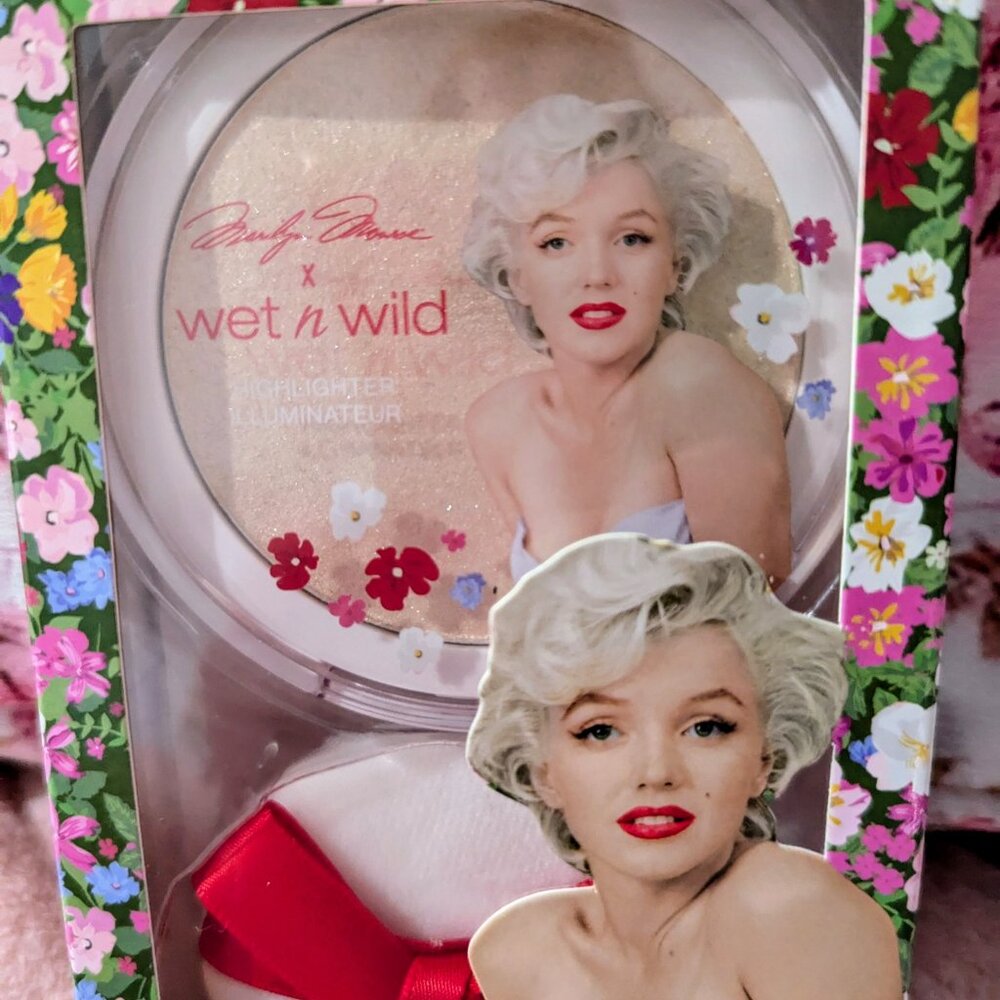 Wet & Wild Marilyn Monroe Highlighter - Picture 3 of 3